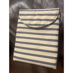Baggu striped padded pouch   Perfect for transporting electronics
